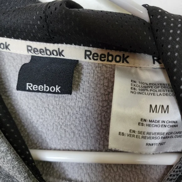 Reebok Jackets hooded size medium Color gray - Picture 7 of 8
